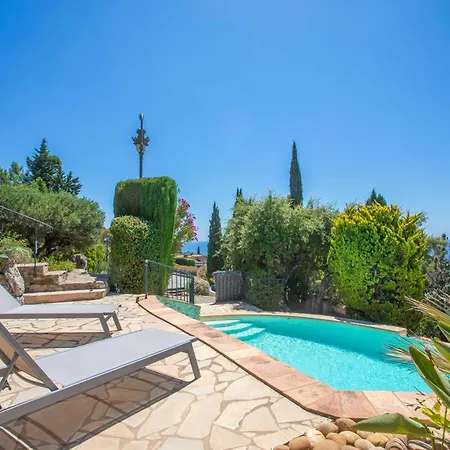 Вилла - La Colline *