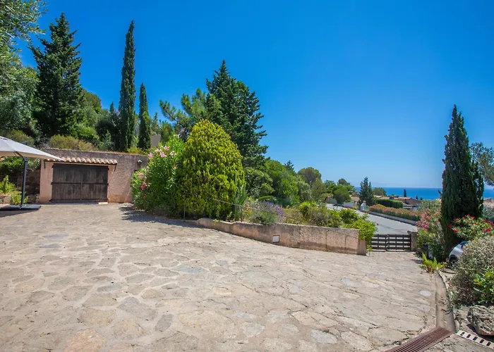 - La Colline Villa